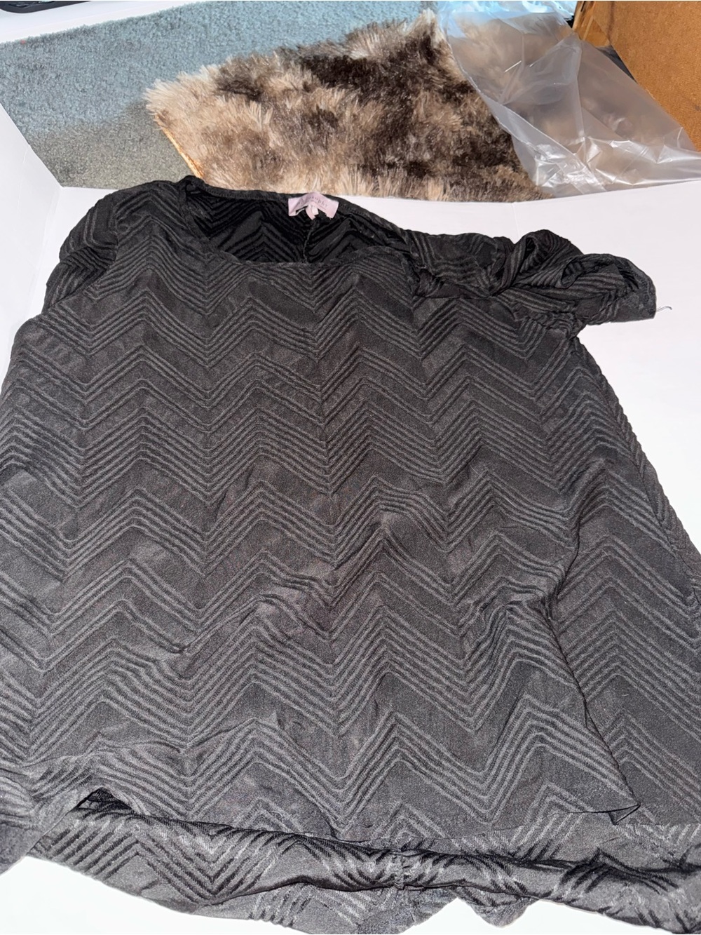 Philosophy Black Chevron Texture Short Sleeve Top